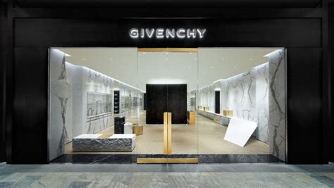 givenchy singapore opening hours.